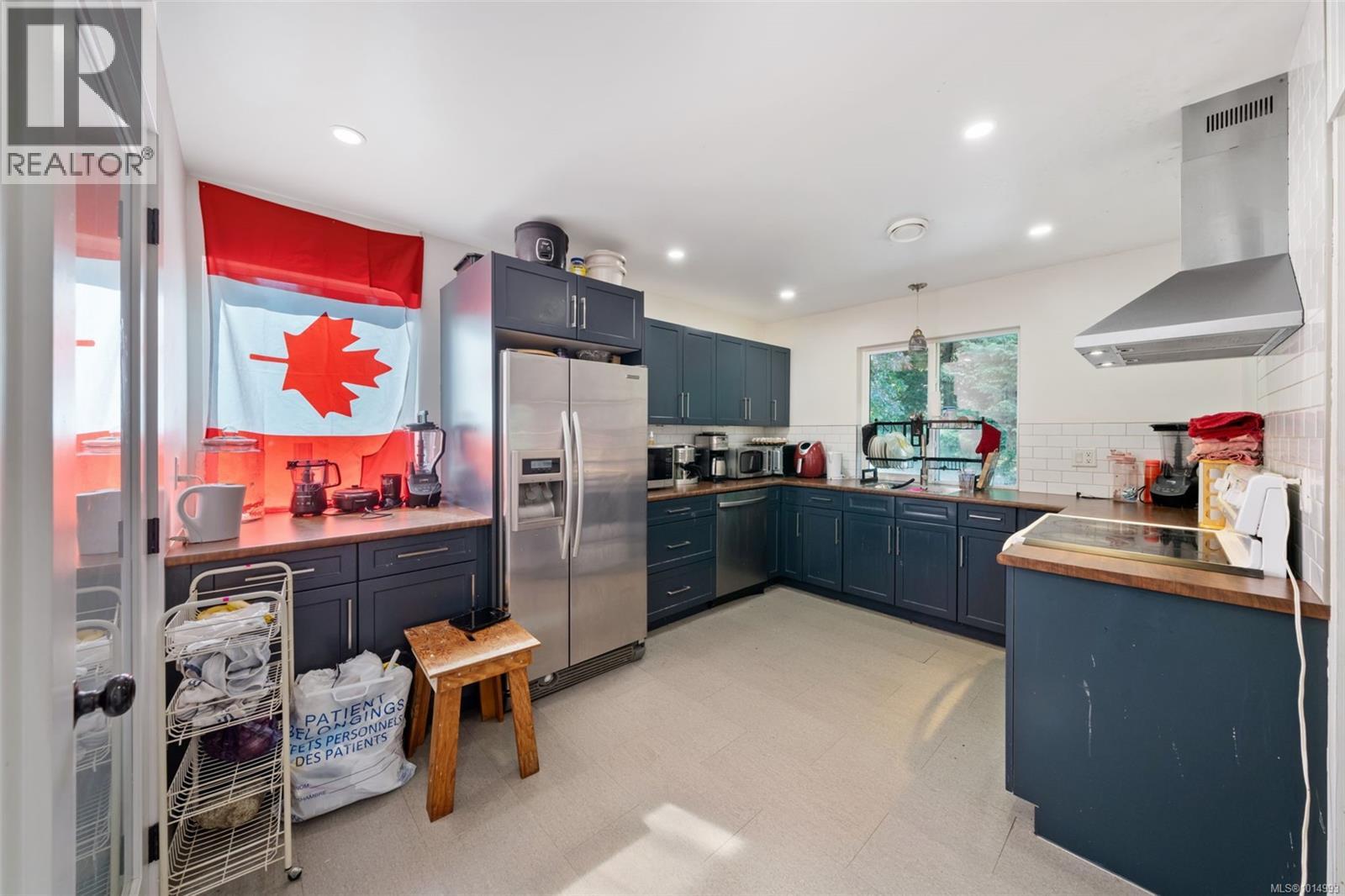  798 Cecil Blogg Drive, Colwood