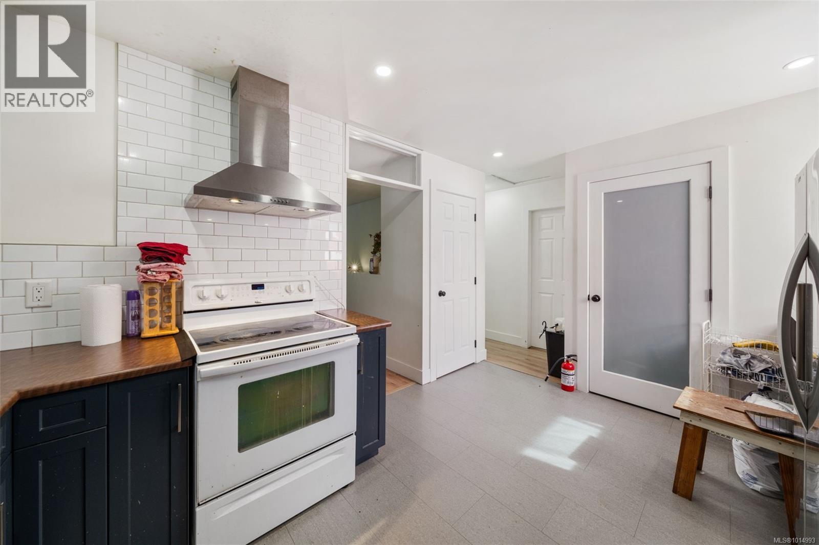  798 Cecil Blogg Drive, Colwood