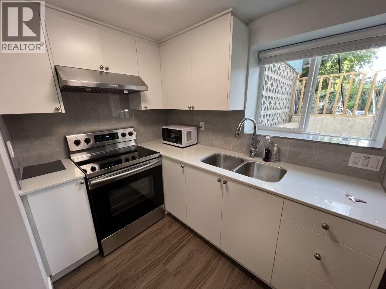 7789 DOW AVENUE, Burnaby