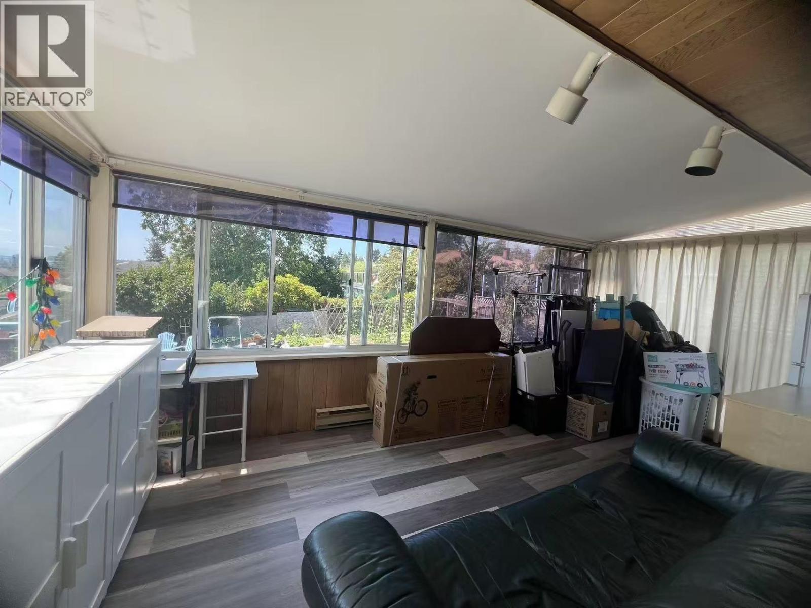 7789 DOW AVENUE, Burnaby