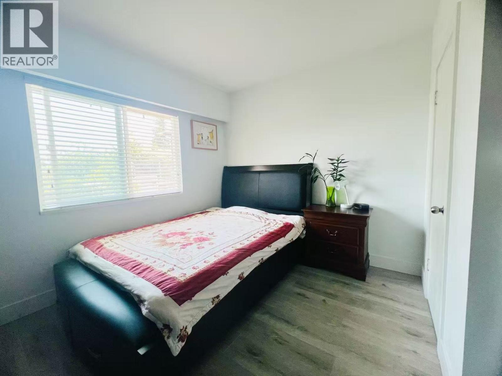 7789 DOW AVENUE, Burnaby