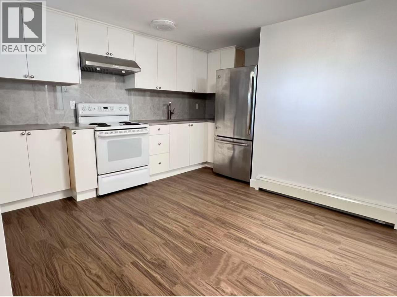 7789 DOW AVENUE, Burnaby