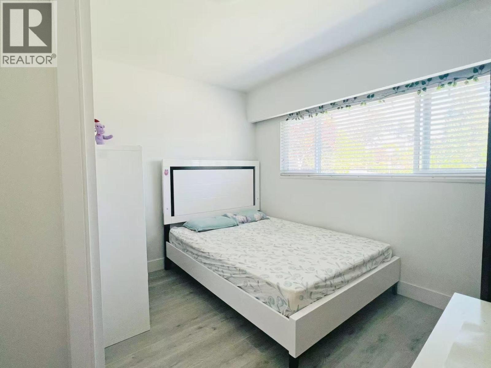 7789 DOW AVENUE, Burnaby