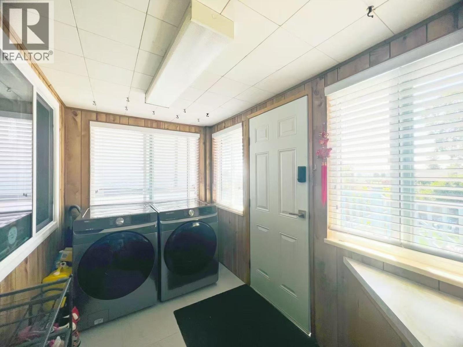 7789 DOW AVENUE, Burnaby