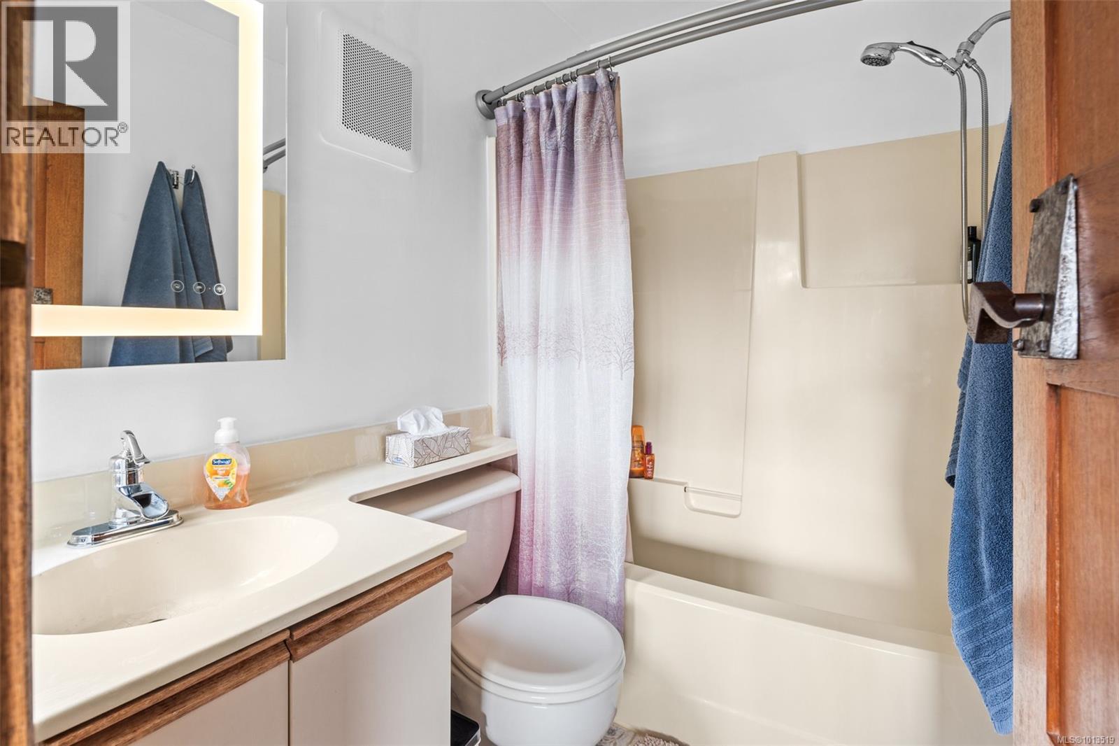  2601 Seaside Drive, Sooke