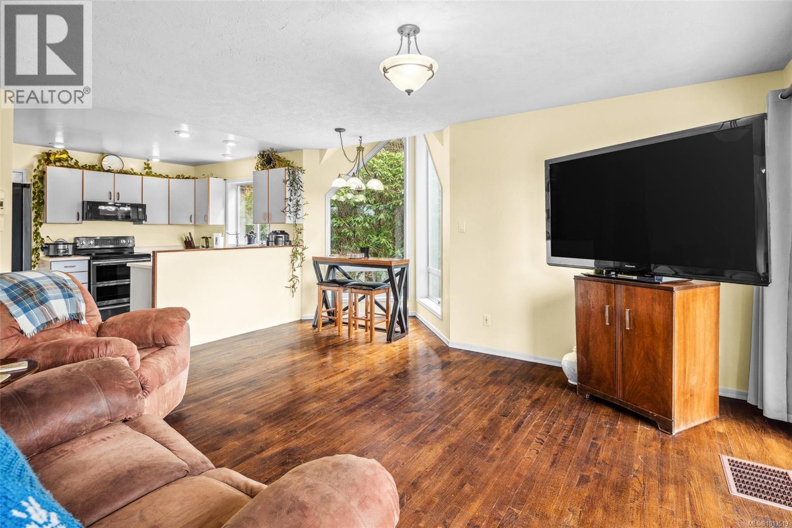  2601 Seaside Drive, Sooke