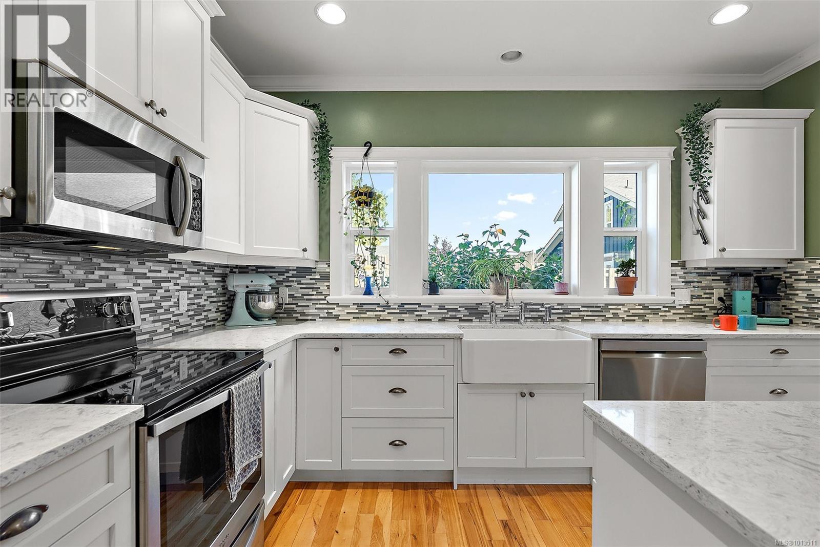 2219 Baron Rd, Shawnigan Lake