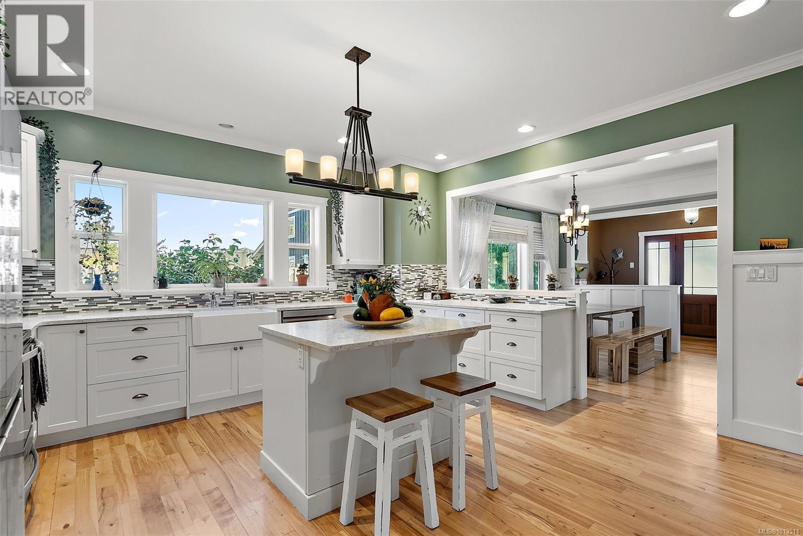 2219 Baron Rd, Shawnigan Lake