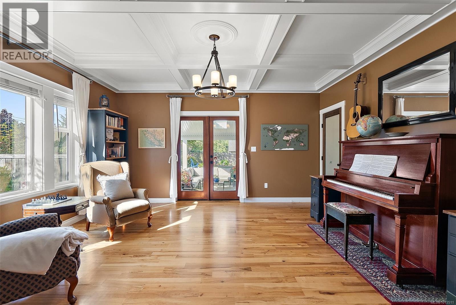 2219 Baron Rd, Shawnigan Lake