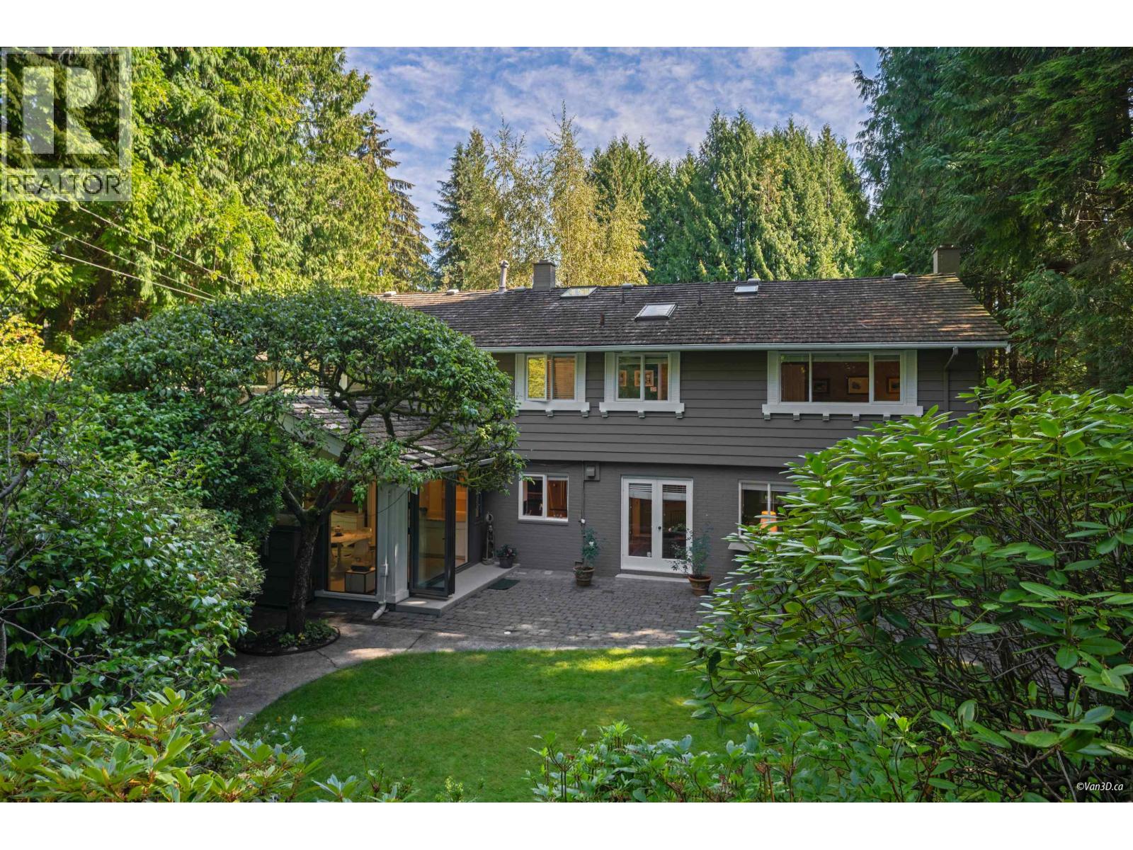 485 SOUTHBOROUGH DRIVE, West Vancouver