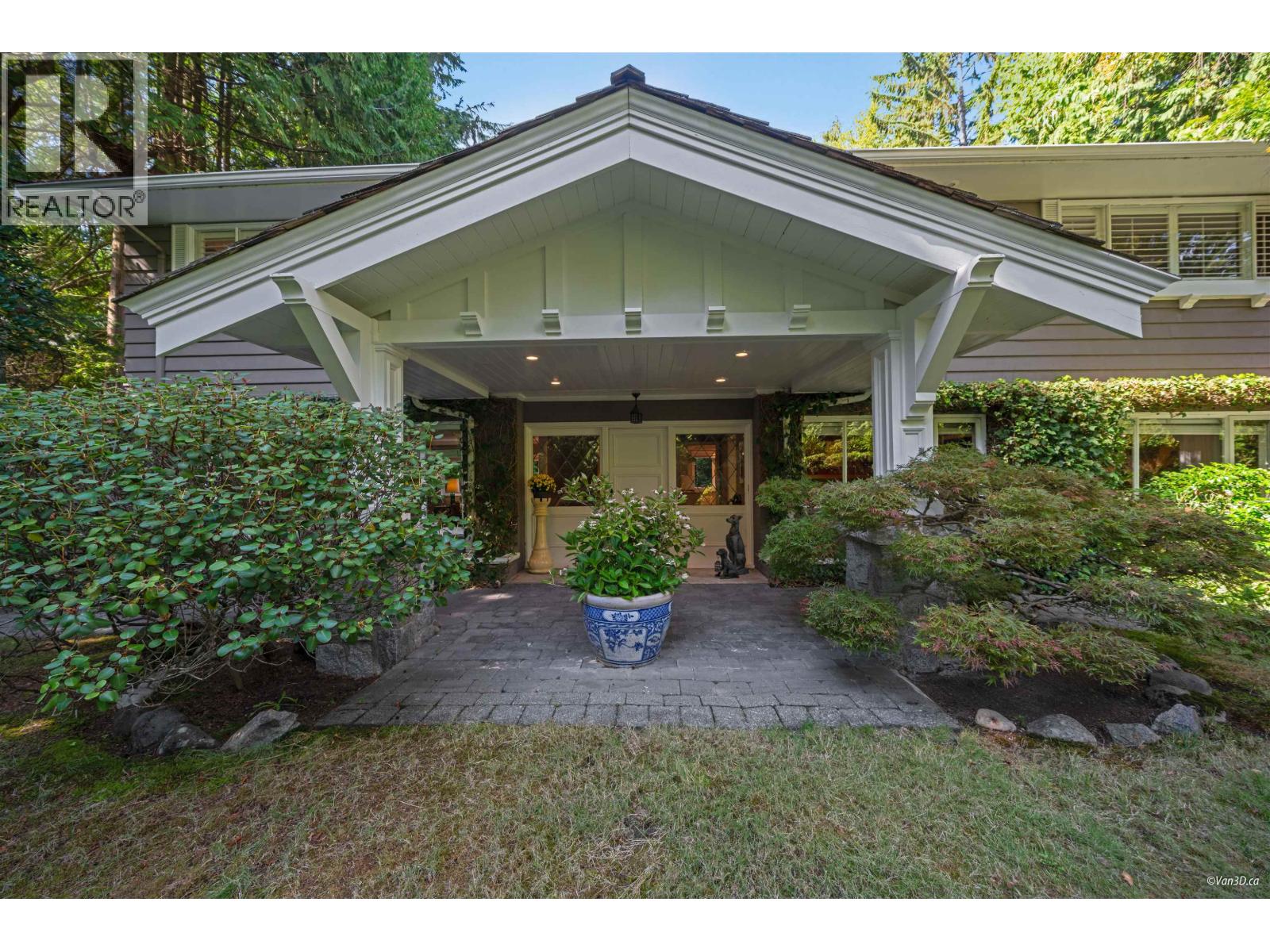 485 SOUTHBOROUGH DRIVE, West Vancouver
