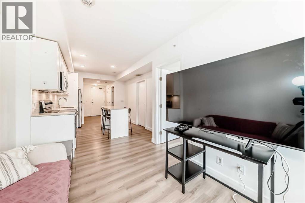 Single Family House for Sale in    Street NE Crescent Heights Calgary 
