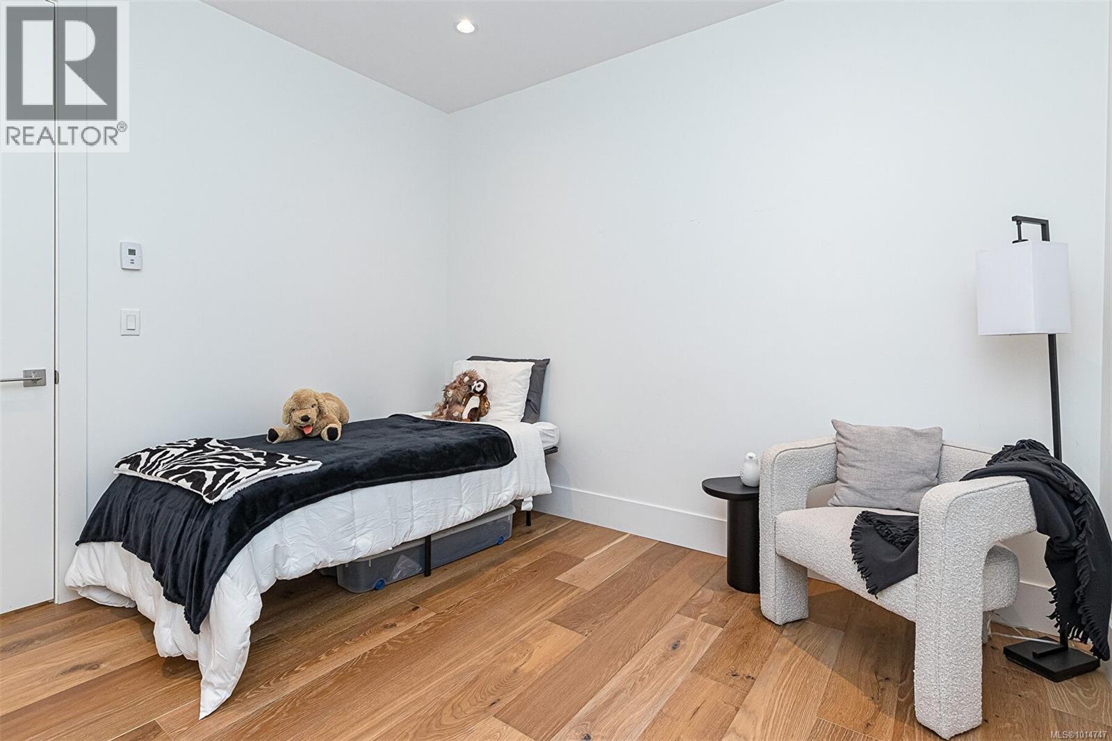 2555 Sinclair Rd, Saanich