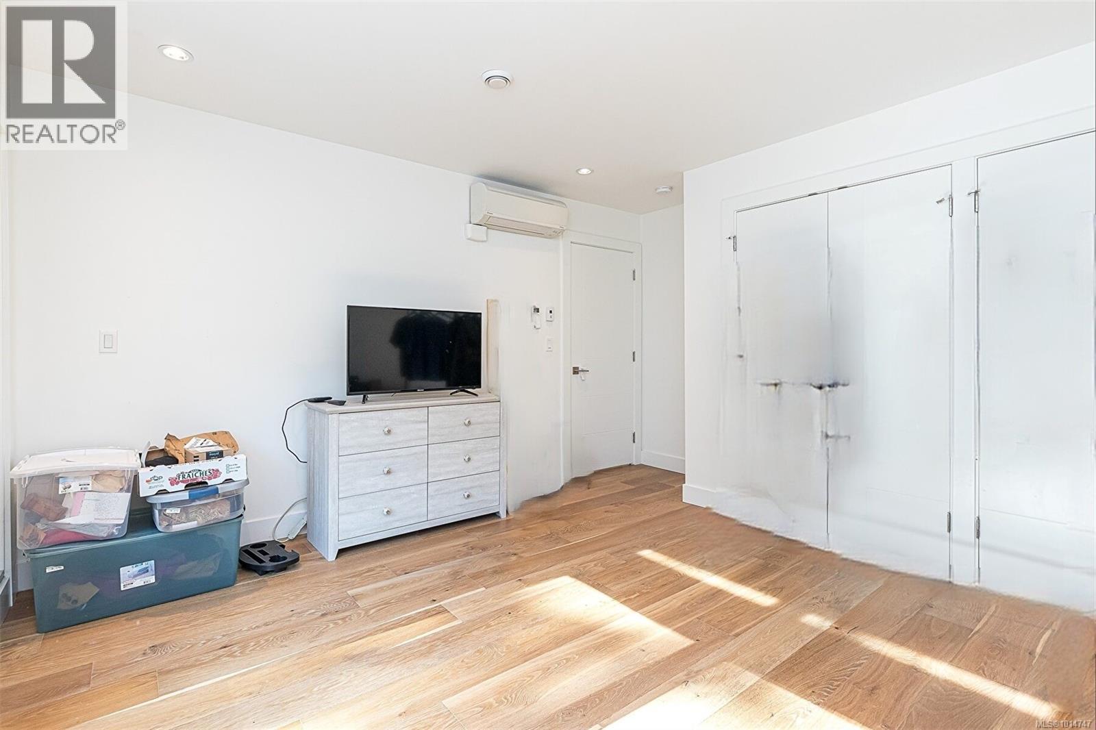 2555 Sinclair Rd, Saanich