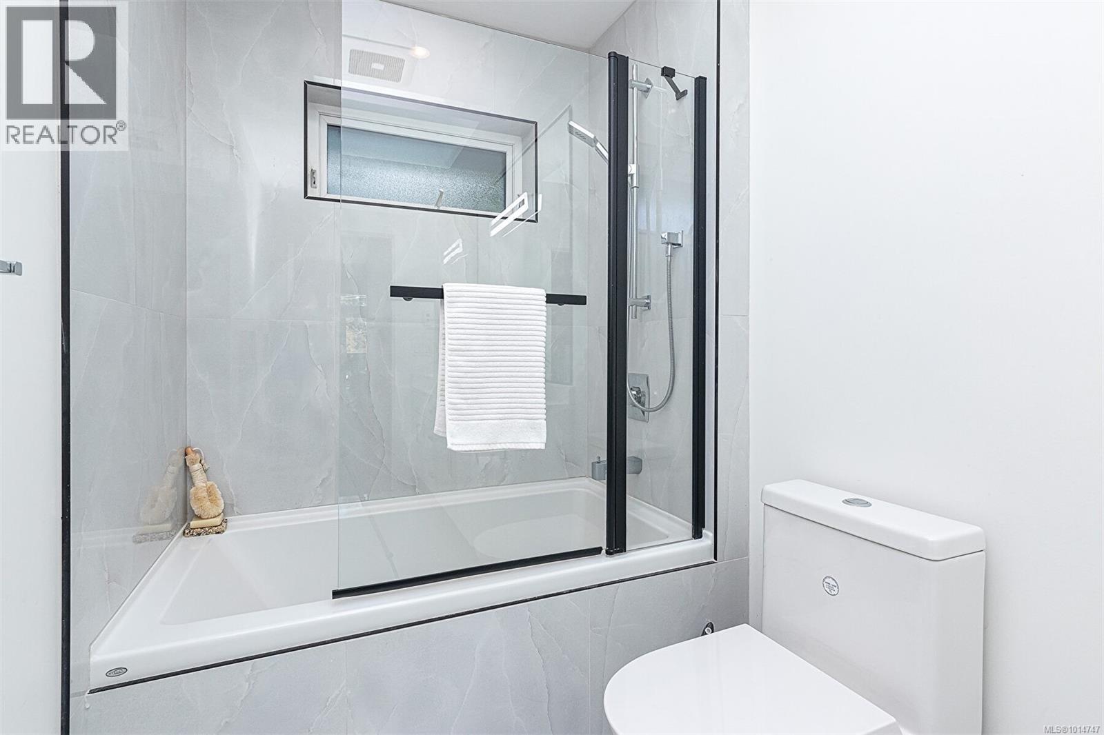 2555 Sinclair Rd, Saanich