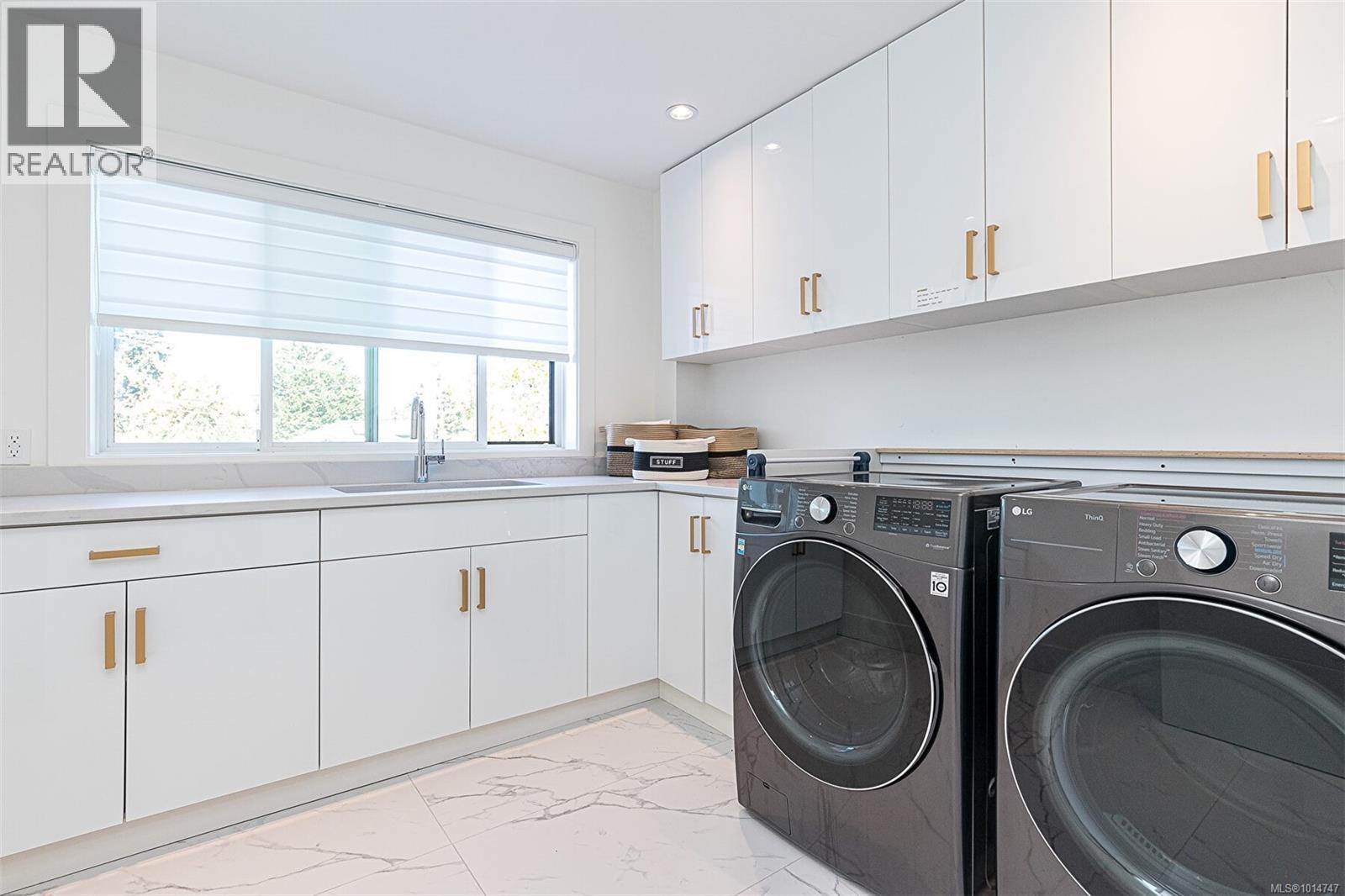 2555 Sinclair Rd, Saanich