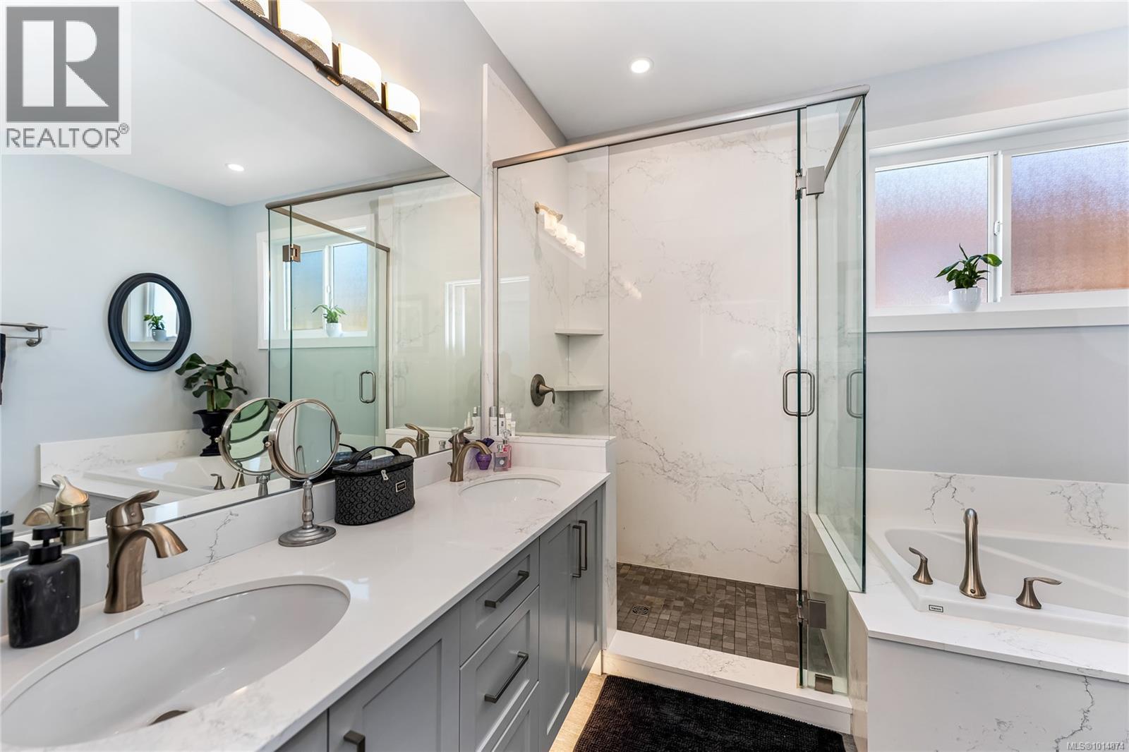 7031 Sha-elum Dr, Lake Cowichan