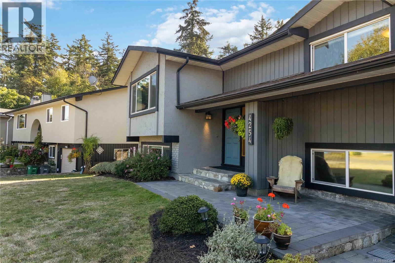  4254 Eastridge Crescent, Saanich
