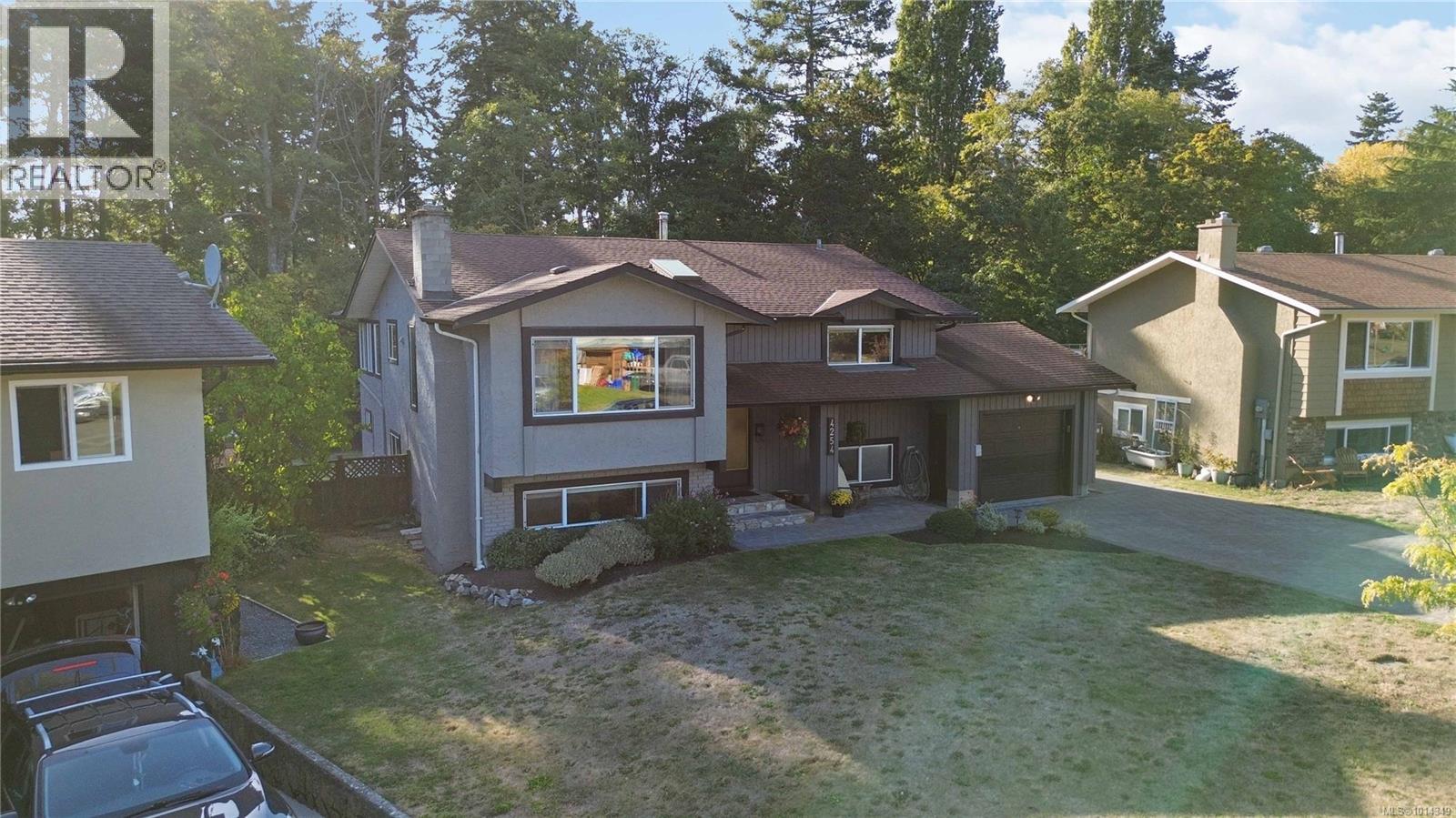  4254 Eastridge Crescent, Saanich