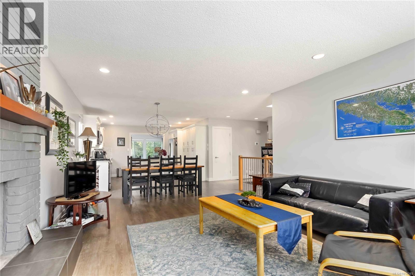  4254 Eastridge Crescent, Saanich