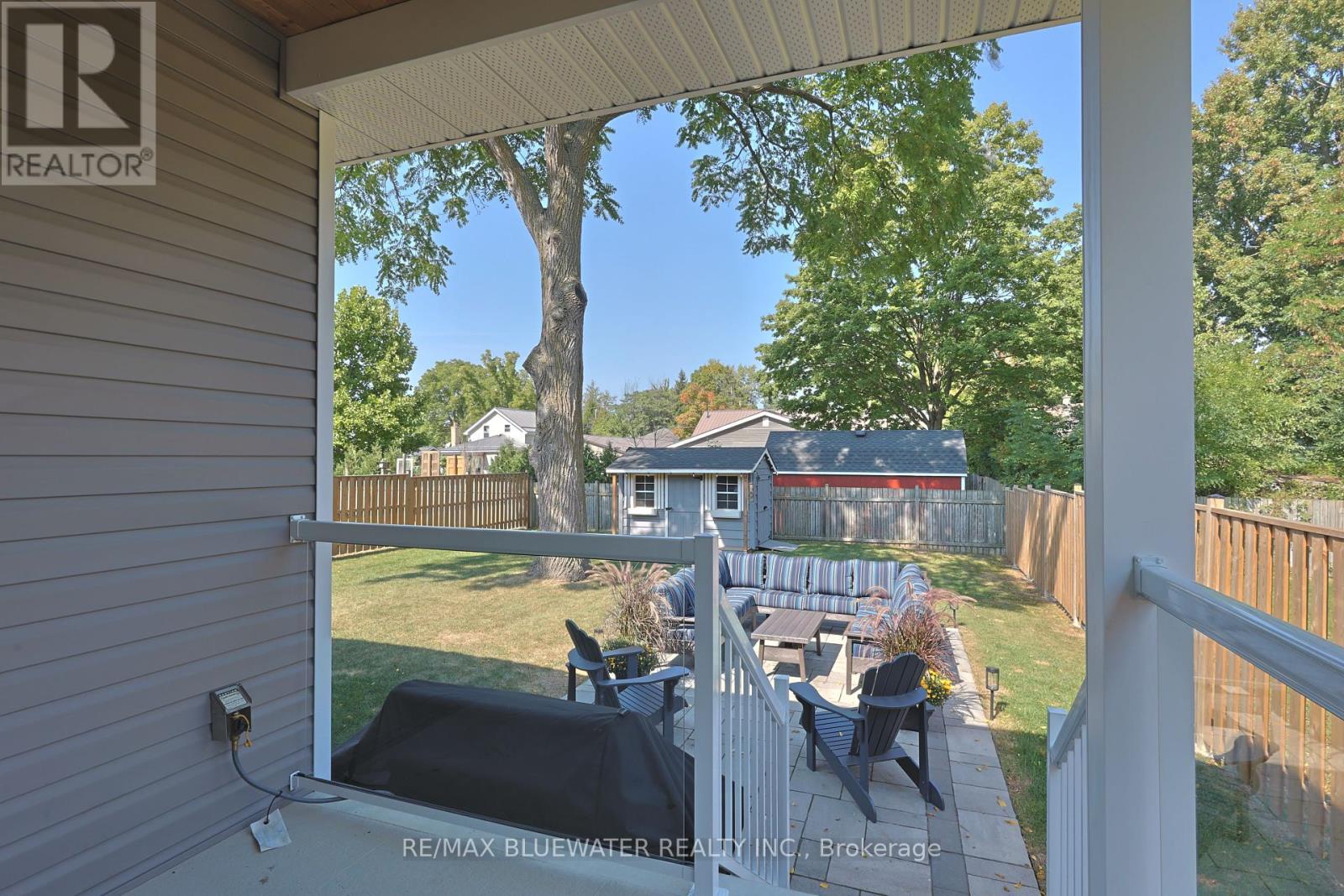 Single Family House Bungalow for Sale in  BROAD STREET North Middlesex (Parkhill) 