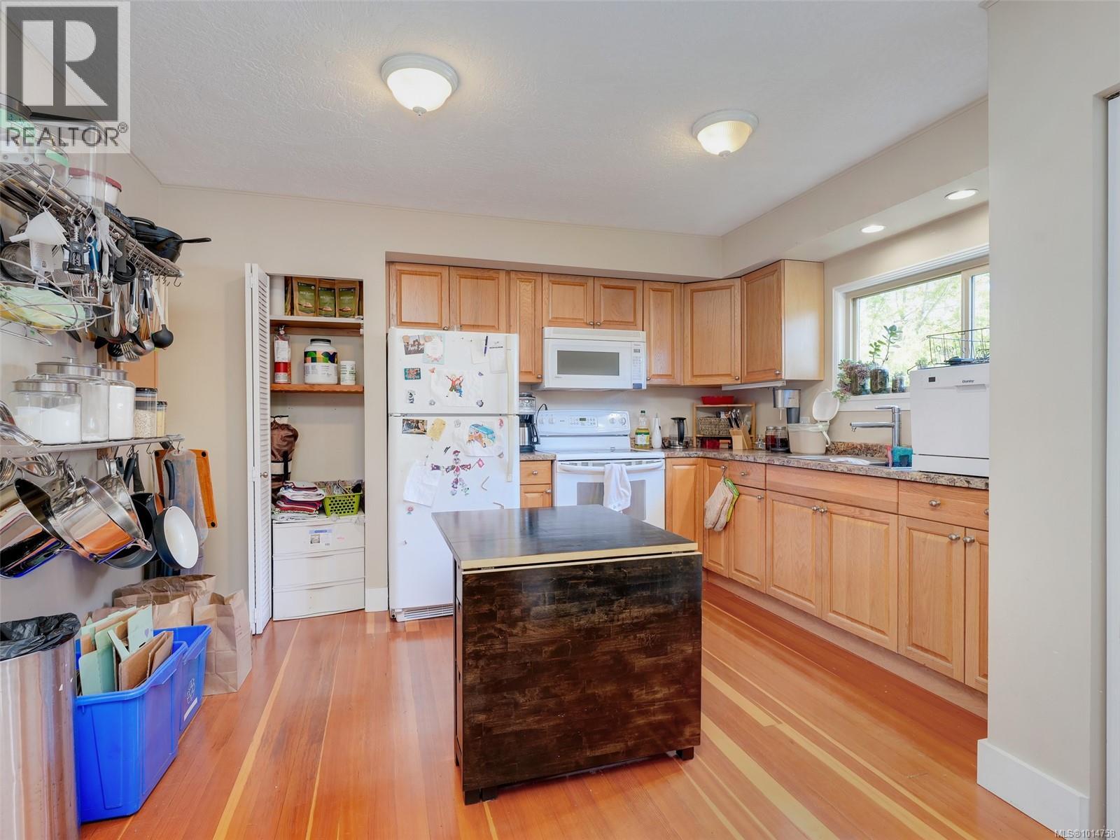  355 Richmond Avenue, Victoria