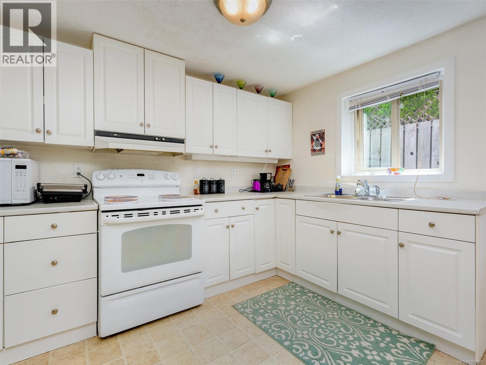  355 Richmond Avenue, Victoria