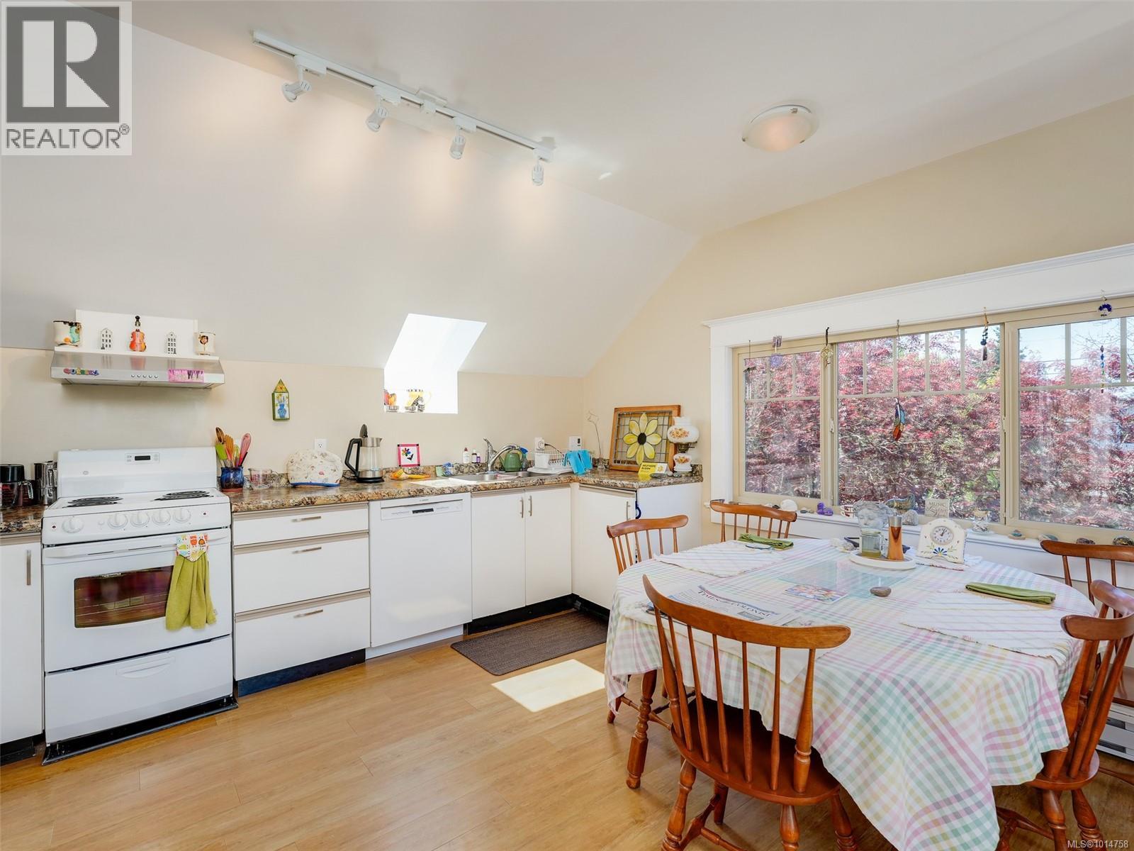  355 Richmond Avenue, Victoria