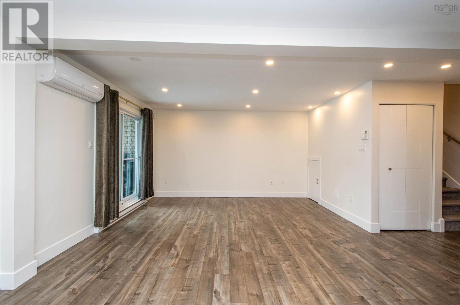 Property 34 of 49 of 5877 Gainsborough Place