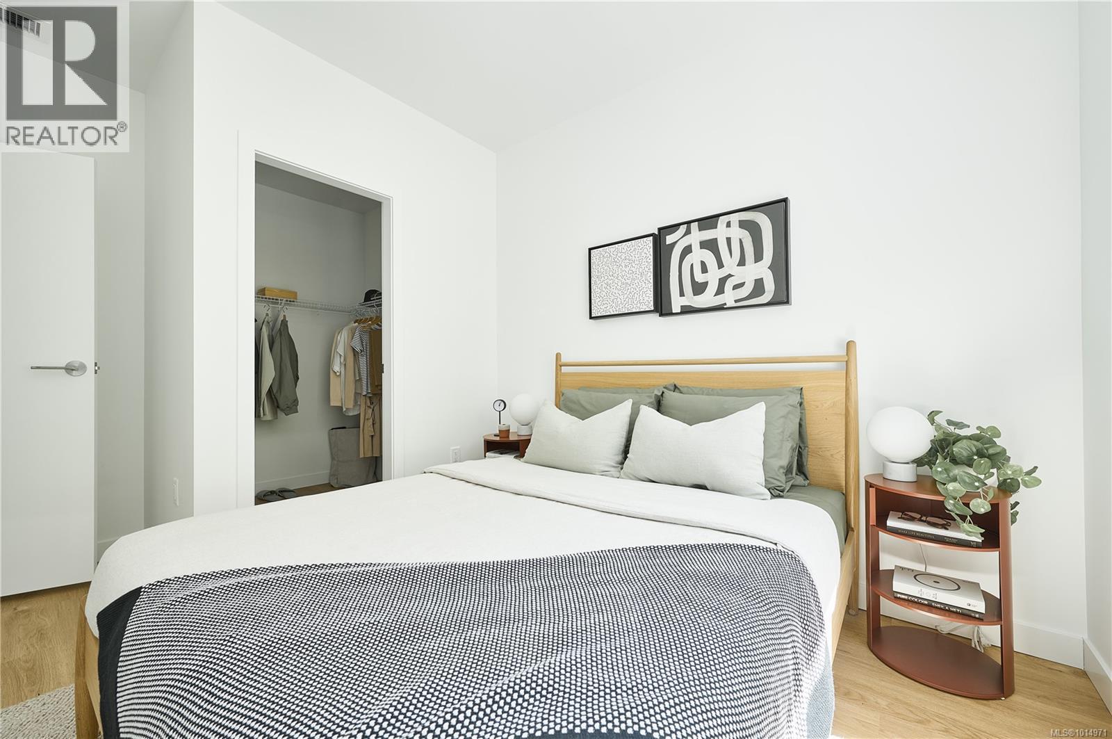 116 1115 Johnson Street, Victoria