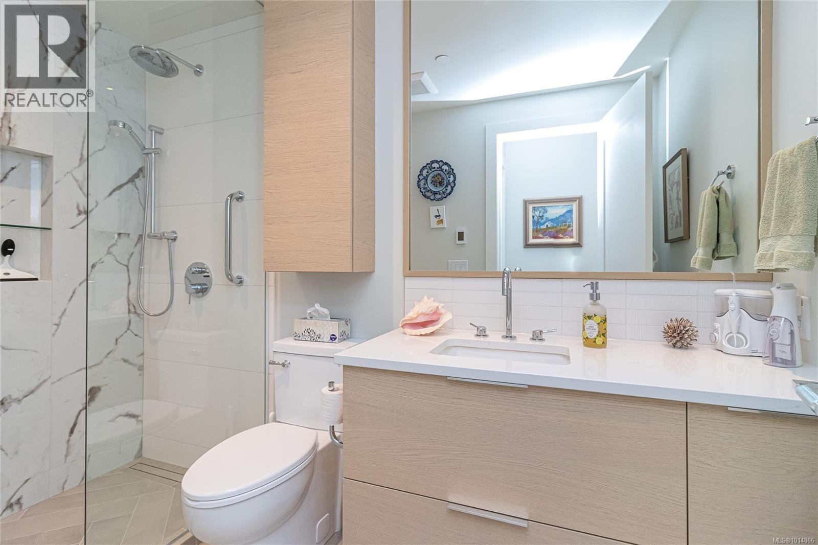 405 1916 Oak Bay Avenue, Victoria