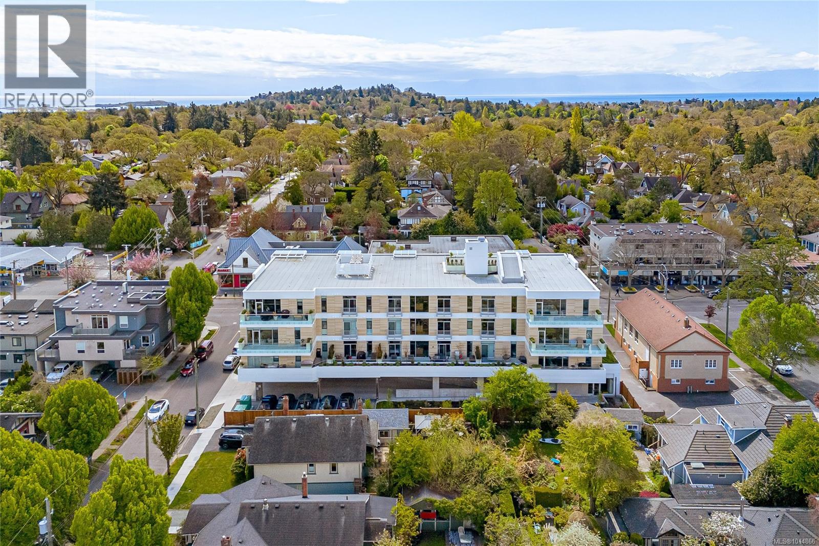 405 1916 Oak Bay Avenue, Victoria