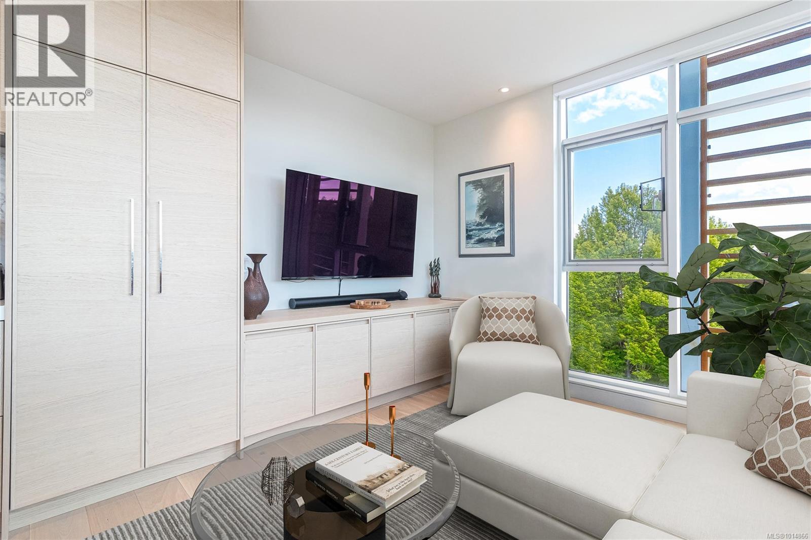 405 1916 Oak Bay Avenue, Victoria