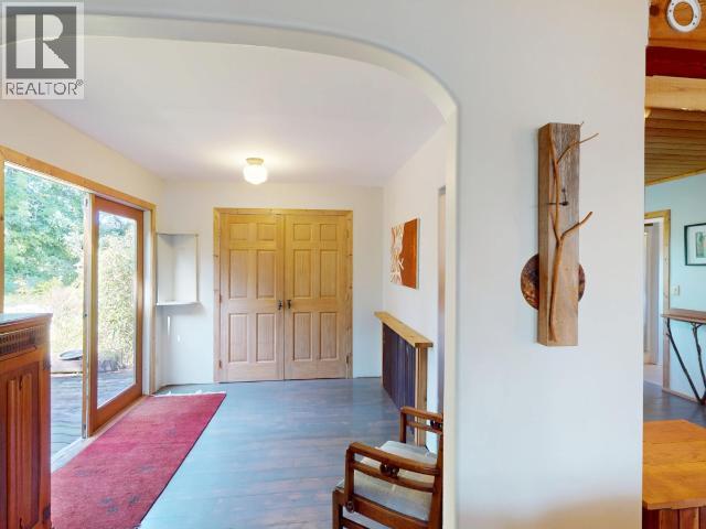 9836 SEVILLA ISLAND, Powell River