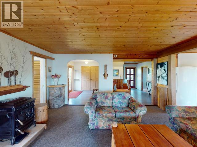 9836 SEVILLA ISLAND, Powell River