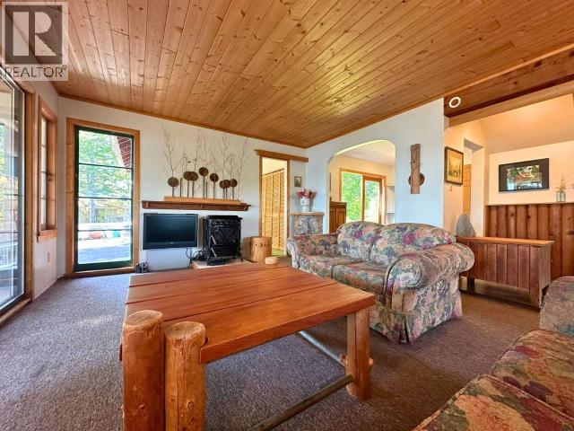 9836 SEVILLA ISLAND, Powell River