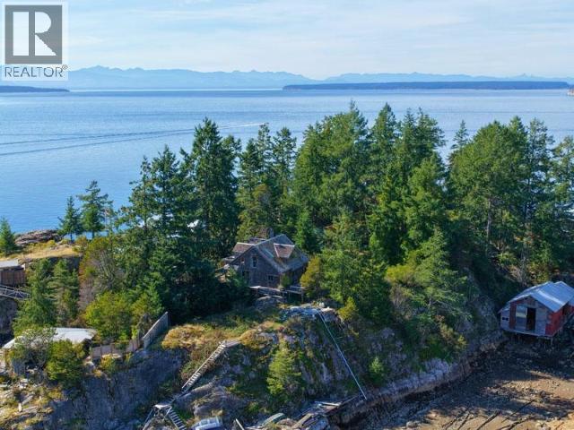 9836 SEVILLA ISLAND, Powell River
