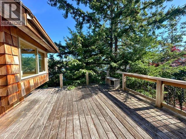 9836 SEVILLA ISLAND, Powell River