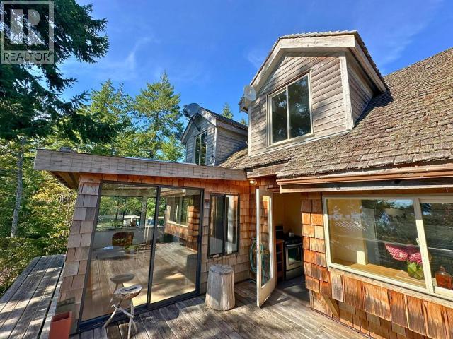 9836 SEVILLA ISLAND, Powell River