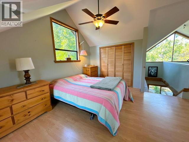 9836 SEVILLA ISLAND, Powell River