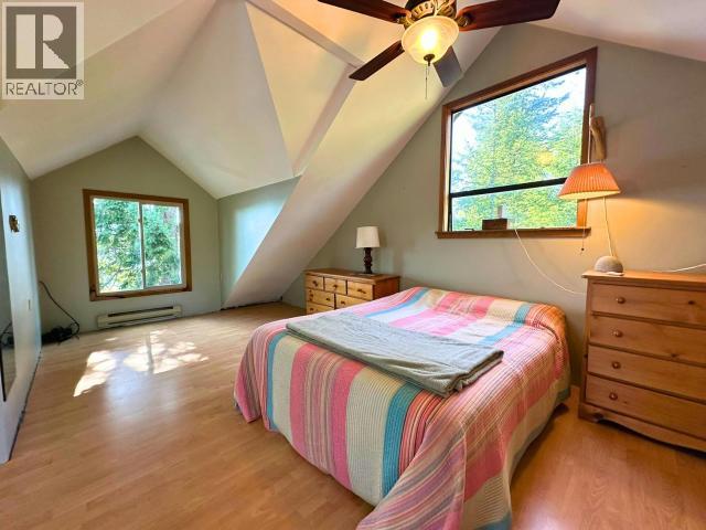 9836 SEVILLA ISLAND, Powell River