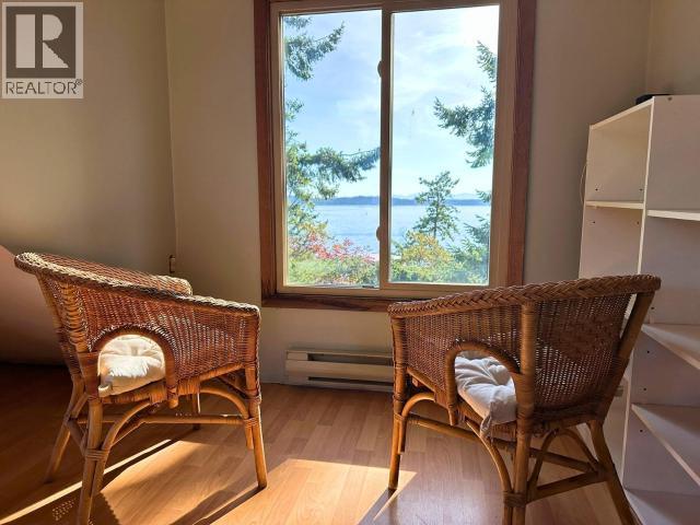 9836 SEVILLA ISLAND, Powell River