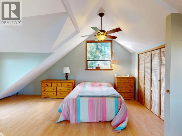 9836 SEVILLA ISLAND, Powell River