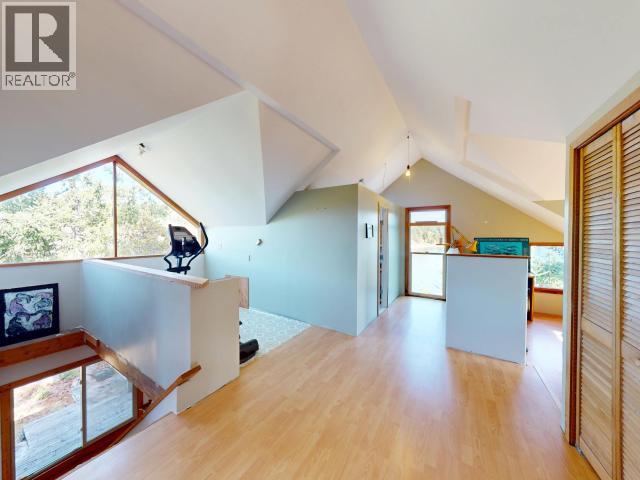 9836 SEVILLA ISLAND, Powell River