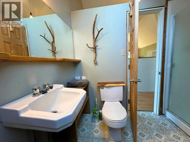 9836 SEVILLA ISLAND, Powell River