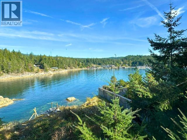 9836 SEVILLA ISLAND, Powell River