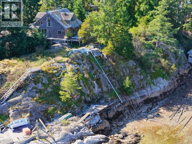 9836 SEVILLA ISLAND, Powell River