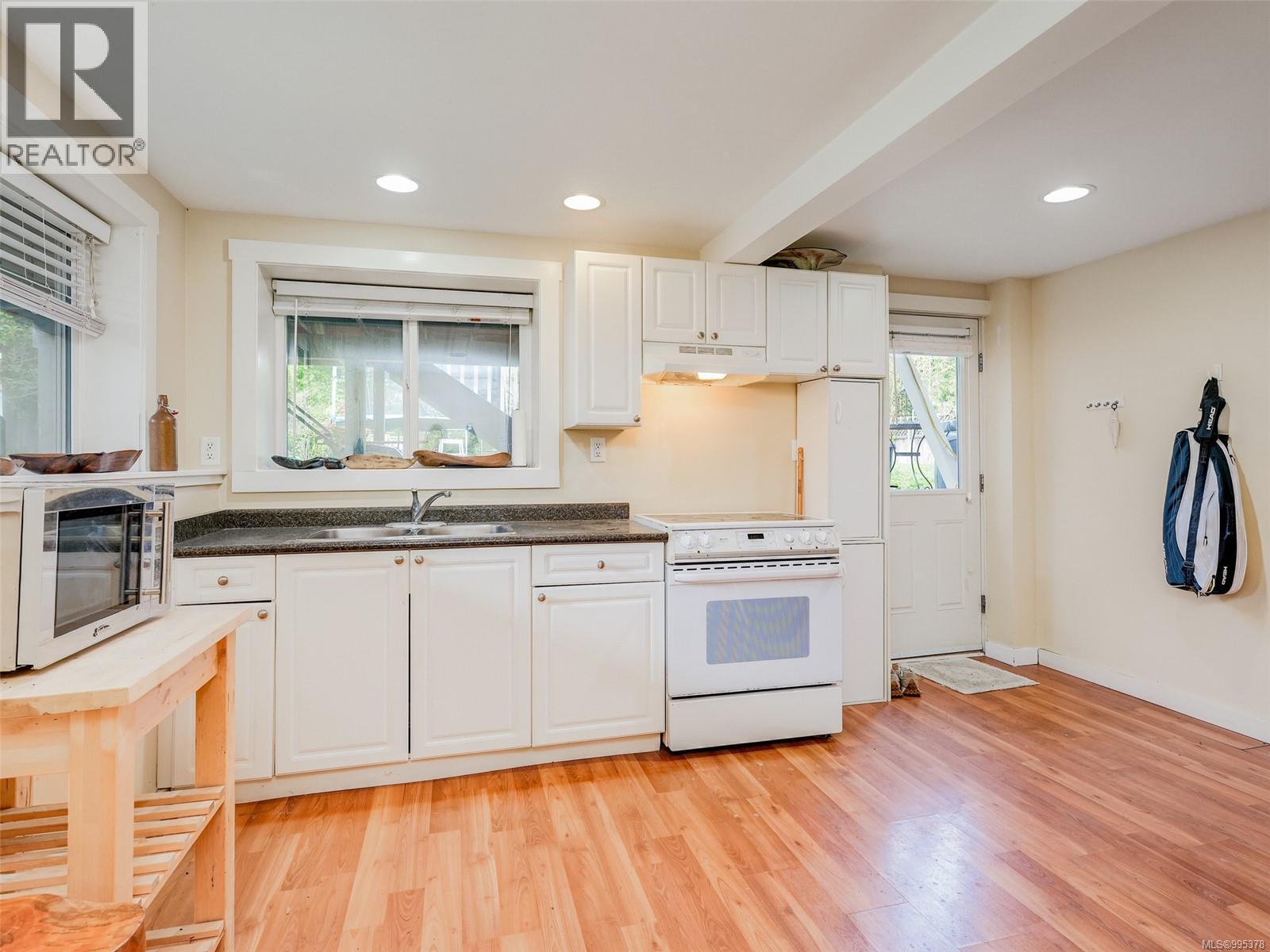  2650 Richmond Road, Victoria