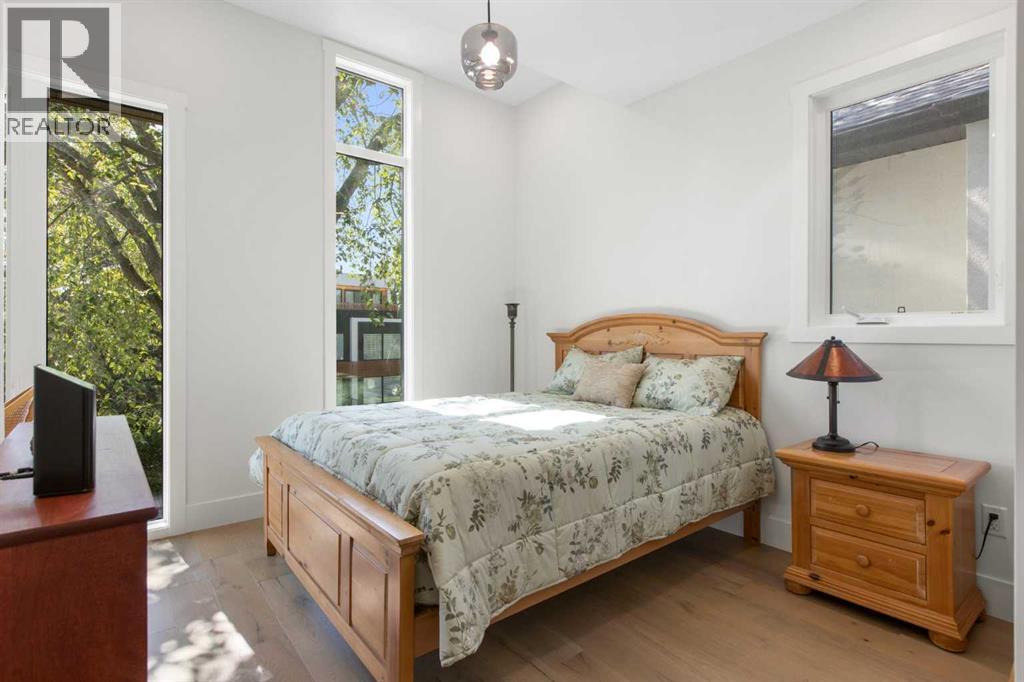 Single Family House for Sale in   Avenue SW Altadore Calgary 