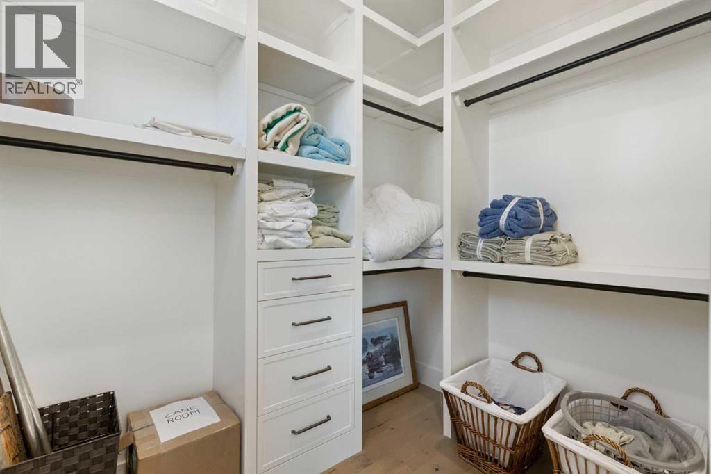 Single Family House for Sale in   Avenue SW Altadore Calgary 